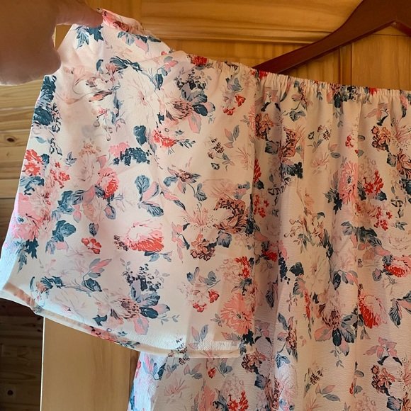 Off the shoulder top - Picture 2 of 3